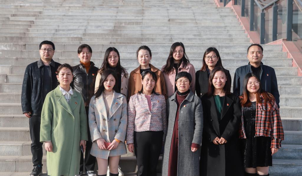 https://www.lypt.edu.cn/__local/2/55/8B/7895DAD1975A257EAFA9D7B8877_E42738B1_17CBA.jpg